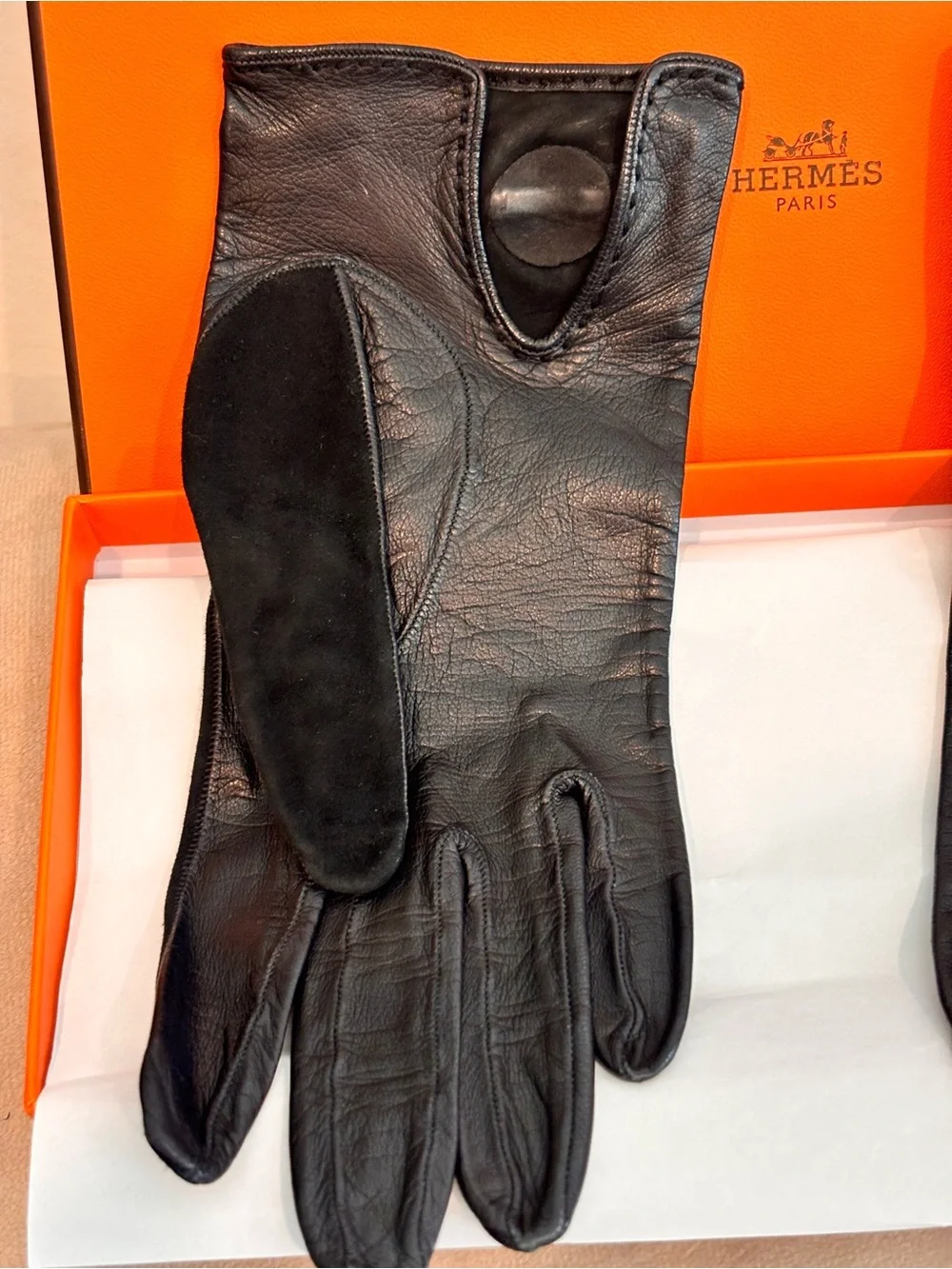 Hermés Black Suede & Lambskin Leather Chaine d’Ancre Women’s Gloves W/ Box
